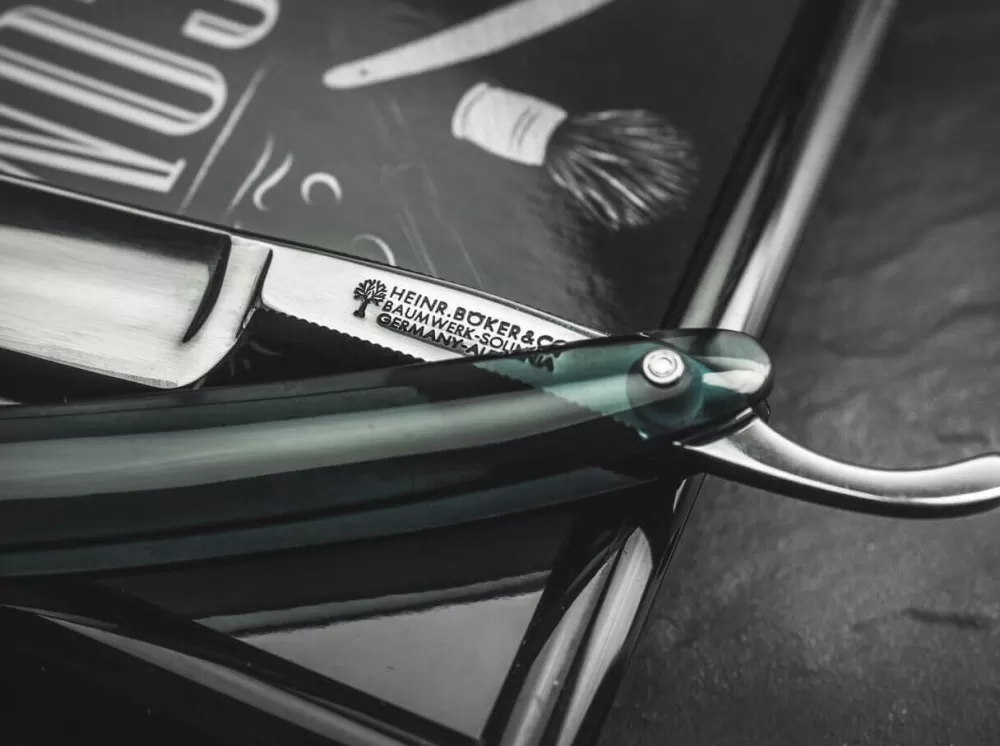 Böker Manufaktur Solingen Aero Ltd> Carbon Steel Straight Razors