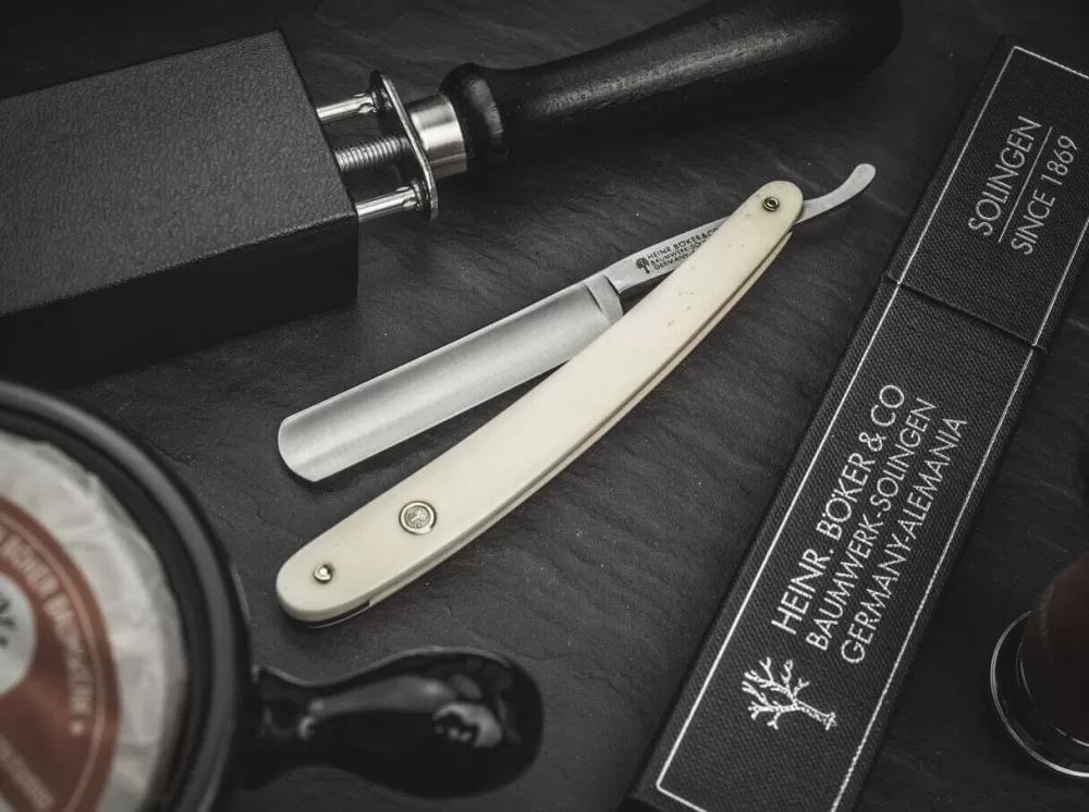 Böker Manufaktur Solingen Polaris Ltd> Carbon Steel Straight Razors